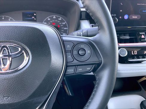 Certified 2025 Toyota Corolla SE FWD image 23