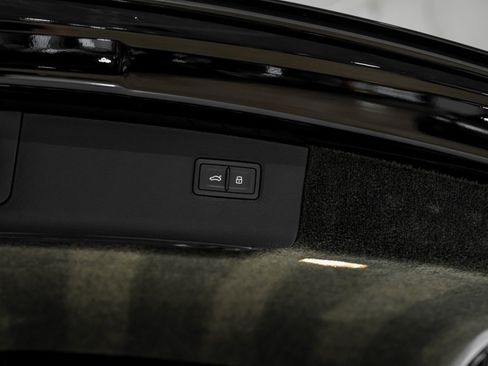 Used 2023 Bentley Bentayga Speed image 60