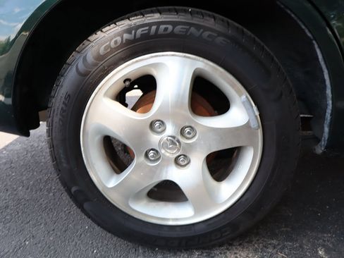 Used 2001 MAZDA Protege FWD image 40