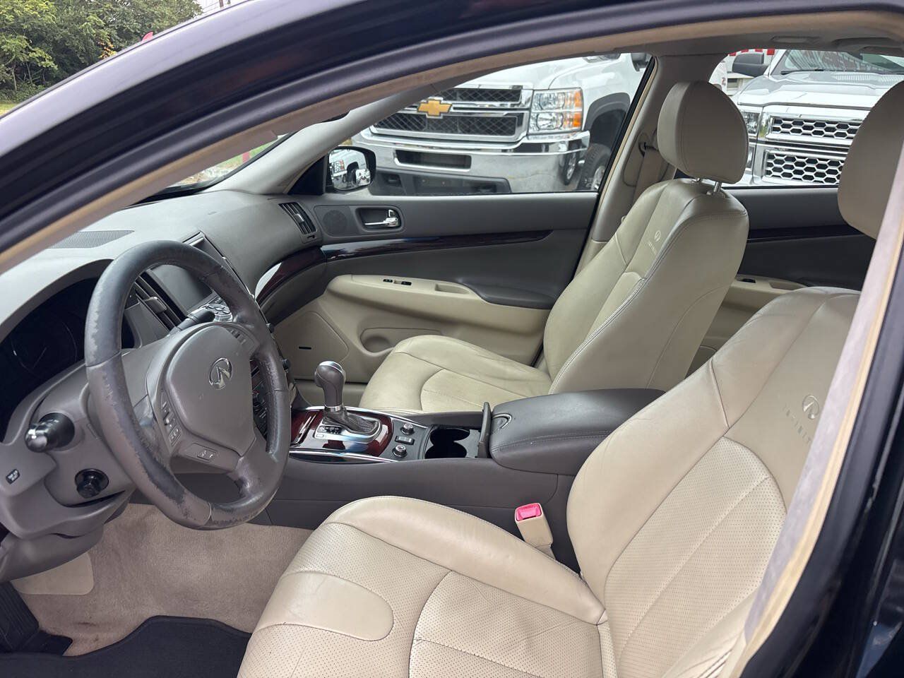 Used 2011 INFINITI G37 x Sedan w/ Premium Pkg AWD/4WD image 8