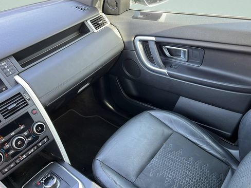 Used 2019 Land Rover Discovery Sport SE AWD/4WD image 13
