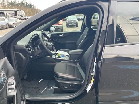 Used 2025 Ford Escape ST-Line image 12