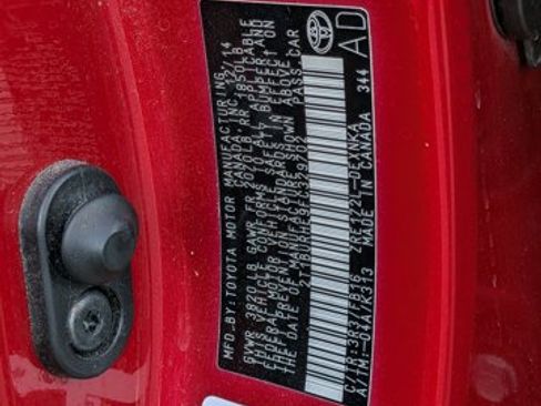 Used 2015 Toyota Corolla LE image 24