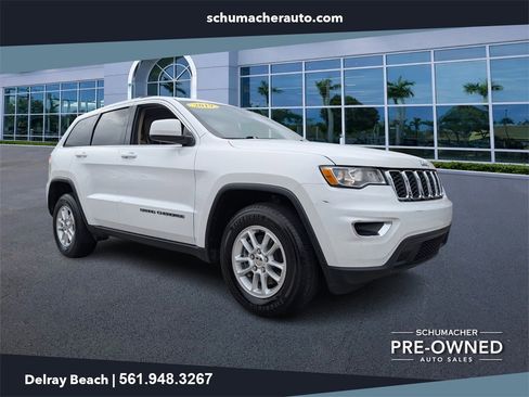 Used 2019 Jeep Grand Cherokee Laredo image 1