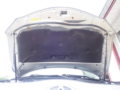 Used 2010 Toyota Camry LE image 38