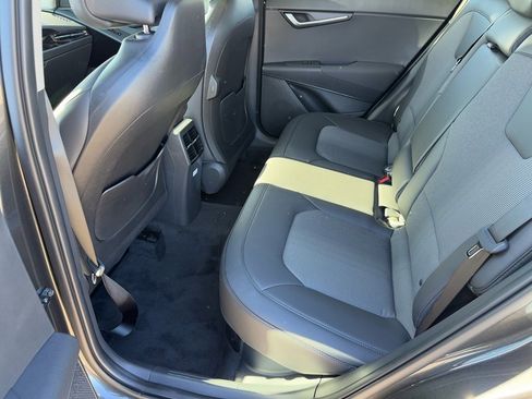 New 2025 Kia Niro EX image 9