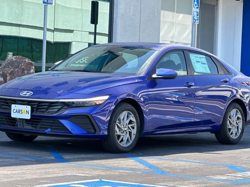 New 2025 Hyundai Elantra Blue image 8