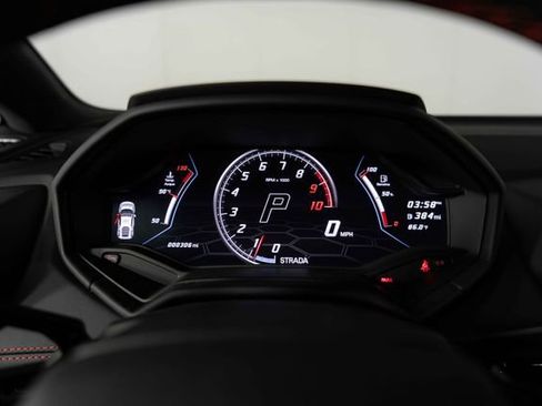 Used 2022 Lamborghini Huracan EVO image 17