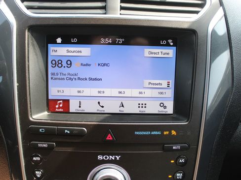 Used 2019 Ford Explorer Sport w/ Equipment Group 401A AWD/4WD image 38