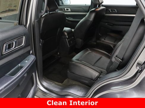 Used 2018 Ford Explorer XLT w/ Equipment Group 202A image 29