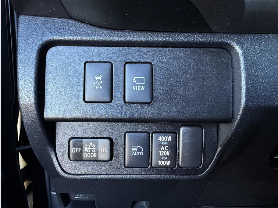 Used 2022 Toyota Tacoma TRD Sport w/ TRD Premium Sport Package AWD/4WD image 29