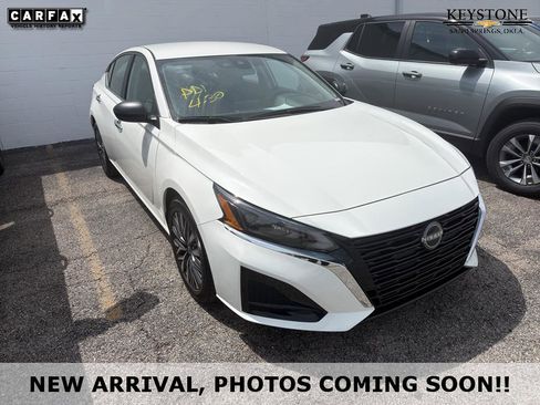 Used 2025 Nissan Altima 2.5 SV FWD image 1