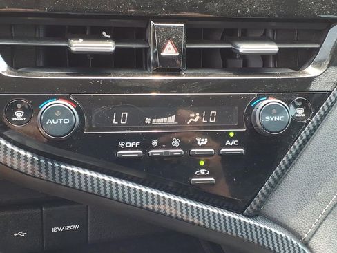 Used 2022 Toyota Camry LE w/ Carpet Mat Package (TMS) FWD image 18