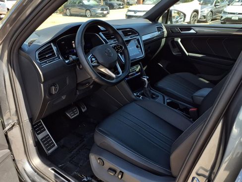 Certified 2023 Volkswagen Tiguan SE R-Line image 17