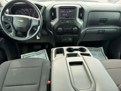 Used 2020 Chevrolet Silverado 1500 Custom w/ Custom Value Package AWD/4WD image 10