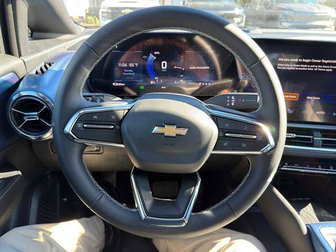 New 2026 Chevrolet Equinox EV LT image 27