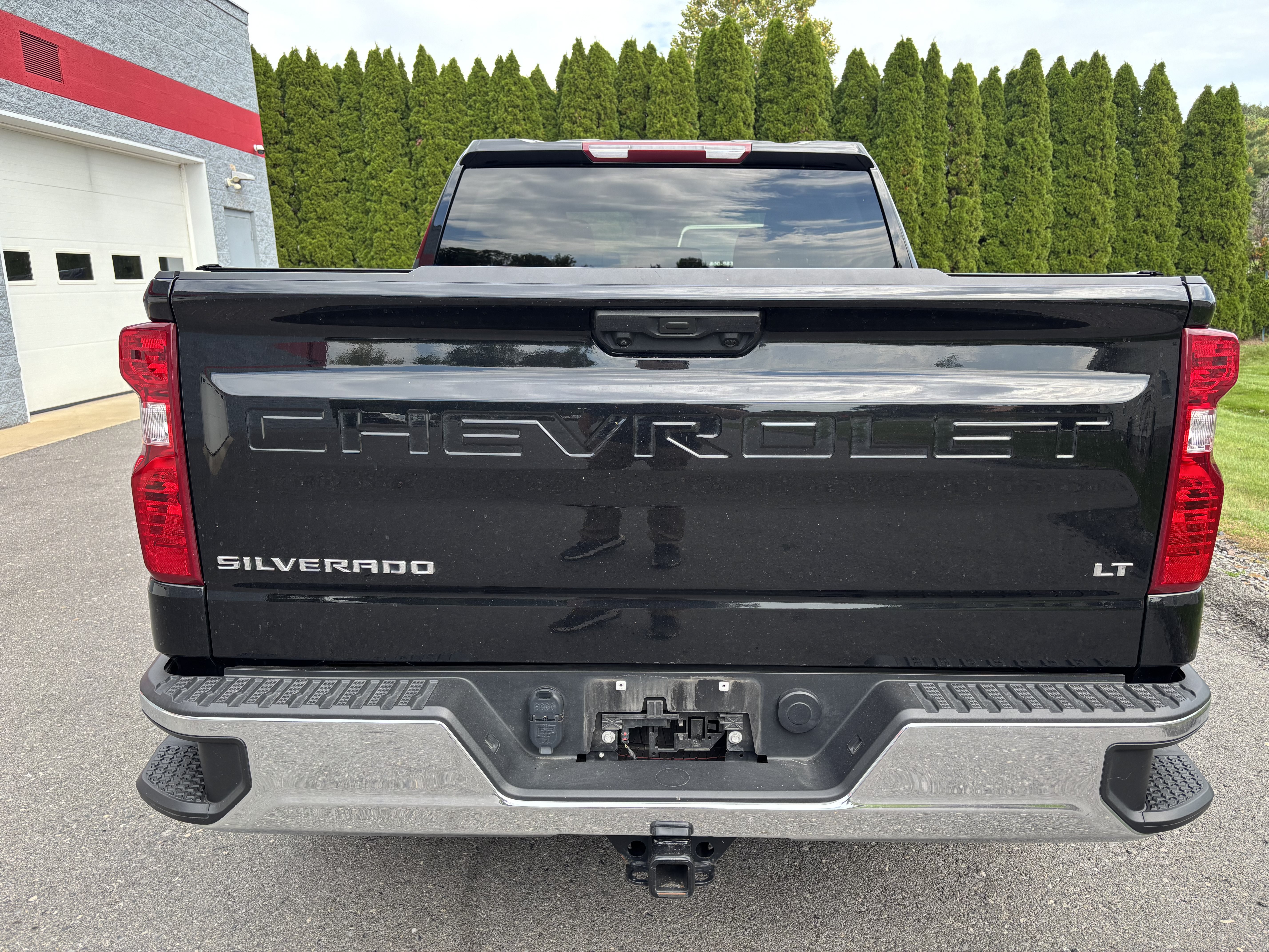 Used 2024 Chevrolet Silverado 1500 LT AWD/4WD image 4
