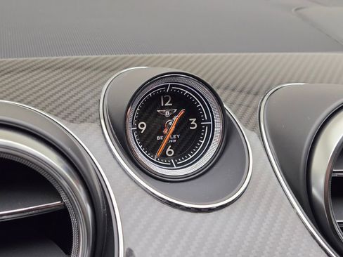Used 2019 Bentley Bentayga image 43