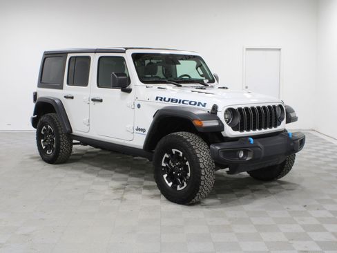 Used 2025 Jeep Wrangler Unlimited Rubicon 4xe w/ Convenience Group AWD/4WD image 1