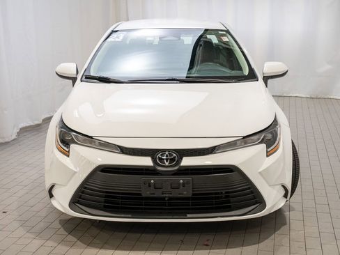 Used 2023 Toyota Corolla LE image 3