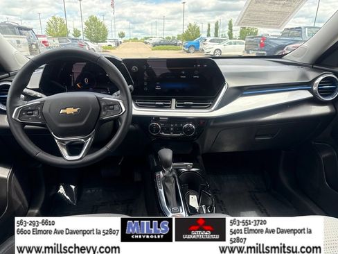 Used 2024 Chevrolet Trax LT w/ LT Convenience Package FWD image 23