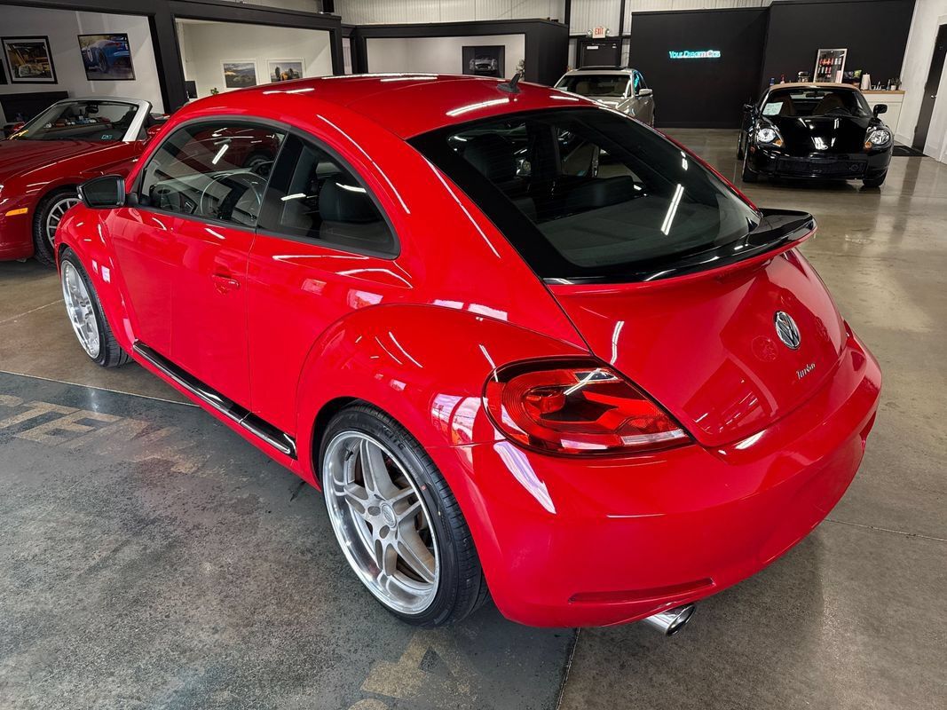 Used 2012 Volkswagen Beetle 2.0T FWD image 5