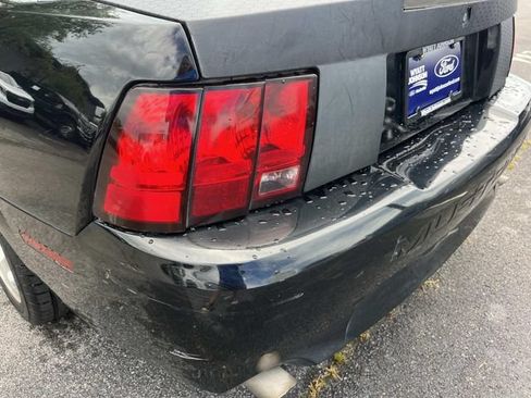 Used 2004 Ford Mustang GT RWD image 10