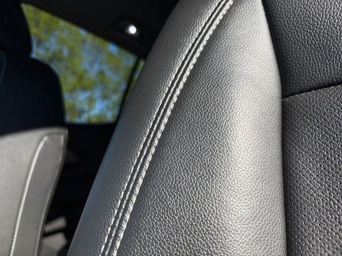 Used 2023 GMC Terrain SLT image 15