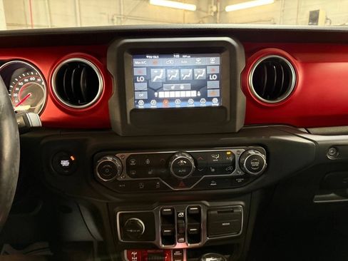 Certified 2021 Jeep Wrangler Unlimited Rubicon w/ Cold Weather Group AWD/4WD image 9