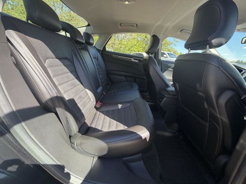 Used 2015 Ford Fusion SE w/ Equipment Group 202A FWD image 23