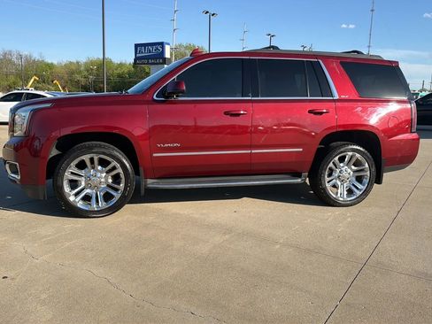 Used 2018 GMC Yukon SLT w/ Premium Edition image 8