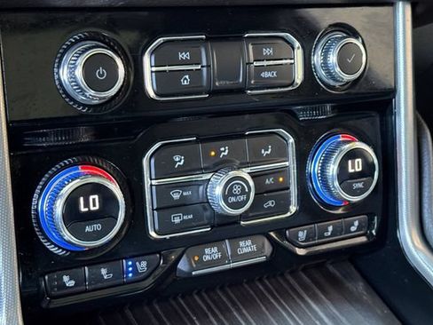 Used 2023 GMC Yukon Denali AWD/4WD image 22