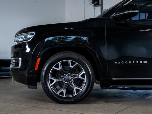 Used 2023 Jeep Wagoneer Series III w/ Preferred Equipment Group image 9