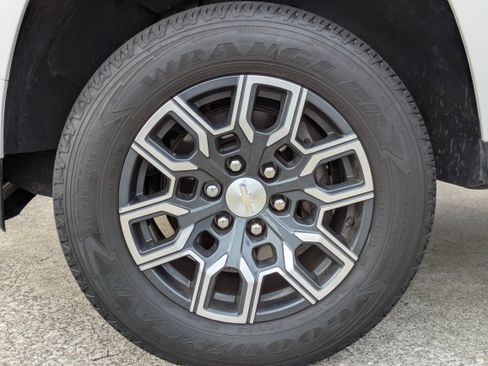 Used 2023 Chevrolet Colorado LT w/ LT Convenience Package III image 30