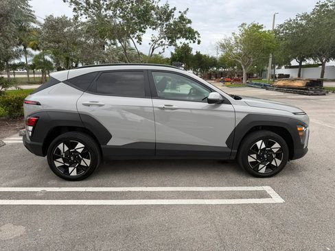 Used 2024 Hyundai Kona SEL AWD/4WD image 10