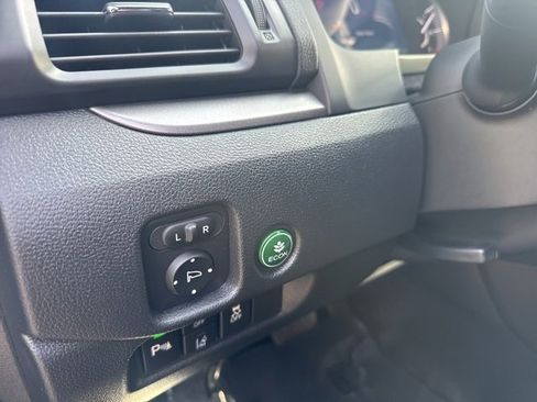 Used 2025 Honda Passport EX-L image 15