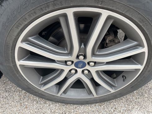 Used 2021 Ford Edge Titanium w/ Equipment Group 301A image 9