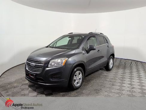 Used 2016 Chevrolet Trax LT w/ LT Sun and Sound Package image 3