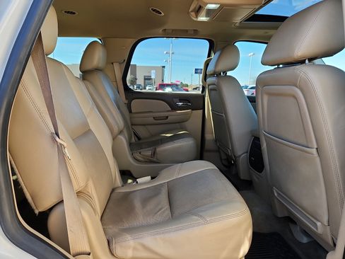 Used 2014 Chevrolet Tahoe LTZ image 14