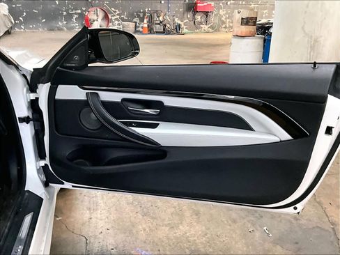 Used 2018 BMW M4 Convertible RWD image 24