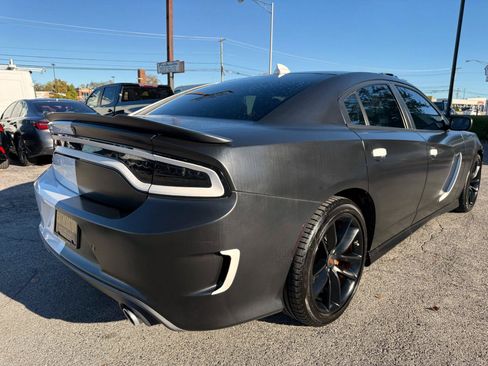 Used 2022 Dodge Charger GT w/ Plus Group RWD image 9