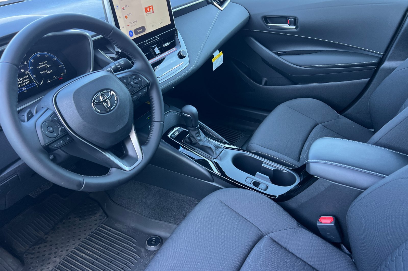 Used 2027 Toyota Corolla SE w/ SE Premium Package FWD image 9