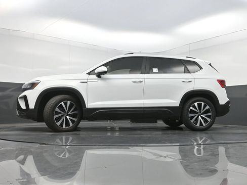 Used 2022 Volkswagen Taos SE FWD image 26