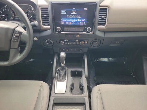 Certified 2022 Nissan Frontier SV image 18