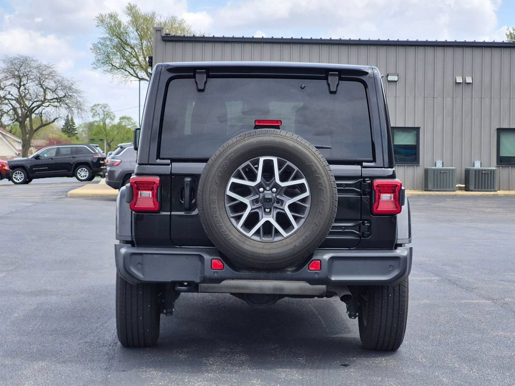 Used 2024 Jeep Wrangler Unlimited Sahara w/ Technology Group AWD/4WD image 6