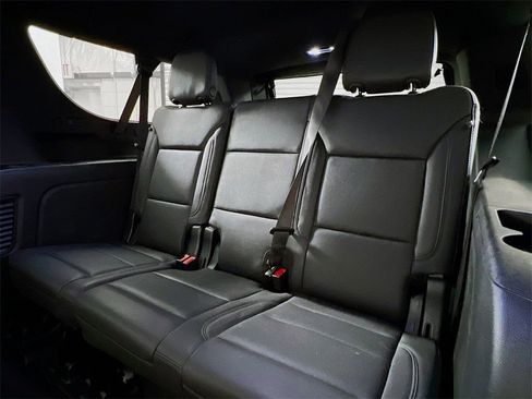 Used 2022 Chevrolet Suburban LT w/ LT Signature Plus Package image 27