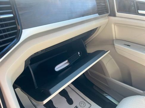 Used 2022 Volkswagen Atlas SE image 35