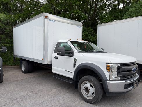 Used 2019 Ford F550 2WD Regular Cab Super Duty image 1