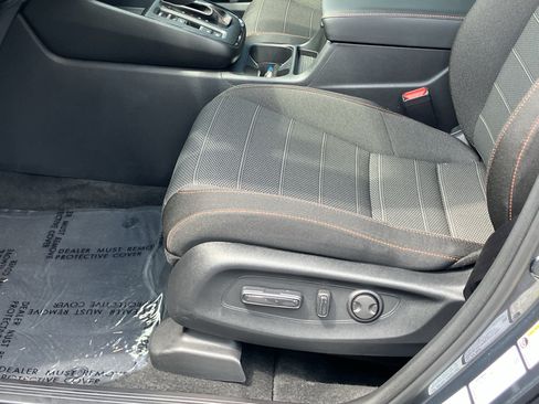 Used 2025 Honda CR-V Sport image 17
