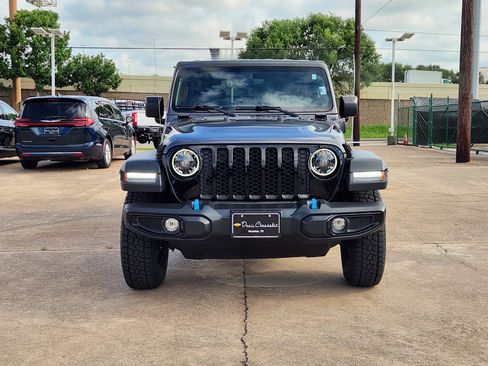 Used 2023 Jeep Wrangler Unlimited w/ 8.4" Radio Group AWD/4WD image 3